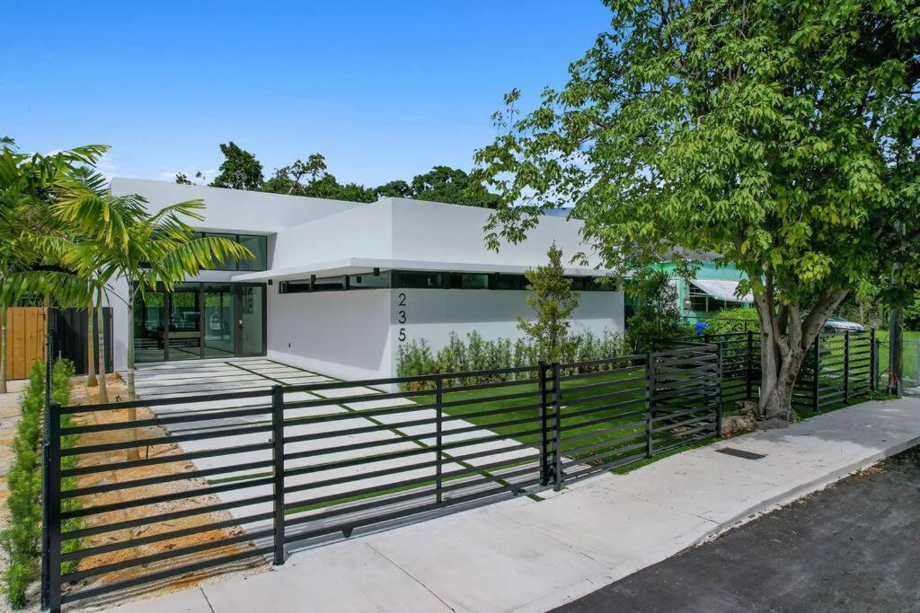Design House -Heated Pool -Big Yard -Gated Parking Villa Miami Eksteriør bilde